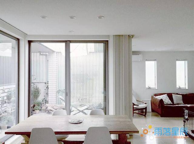 北欧风过时了，现在流行“盐系”装修